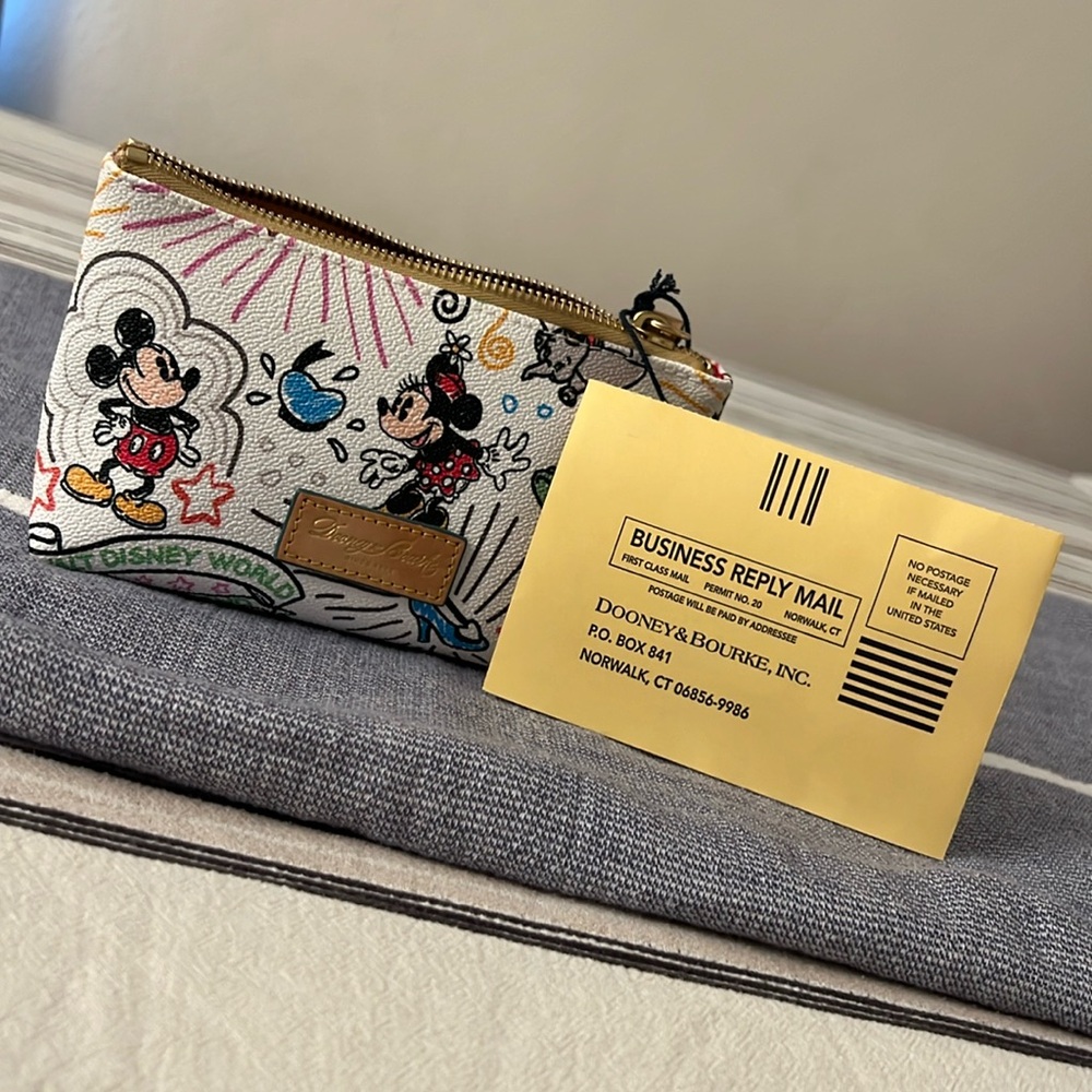 Brand New Dooney and Bourke cosmetic bag